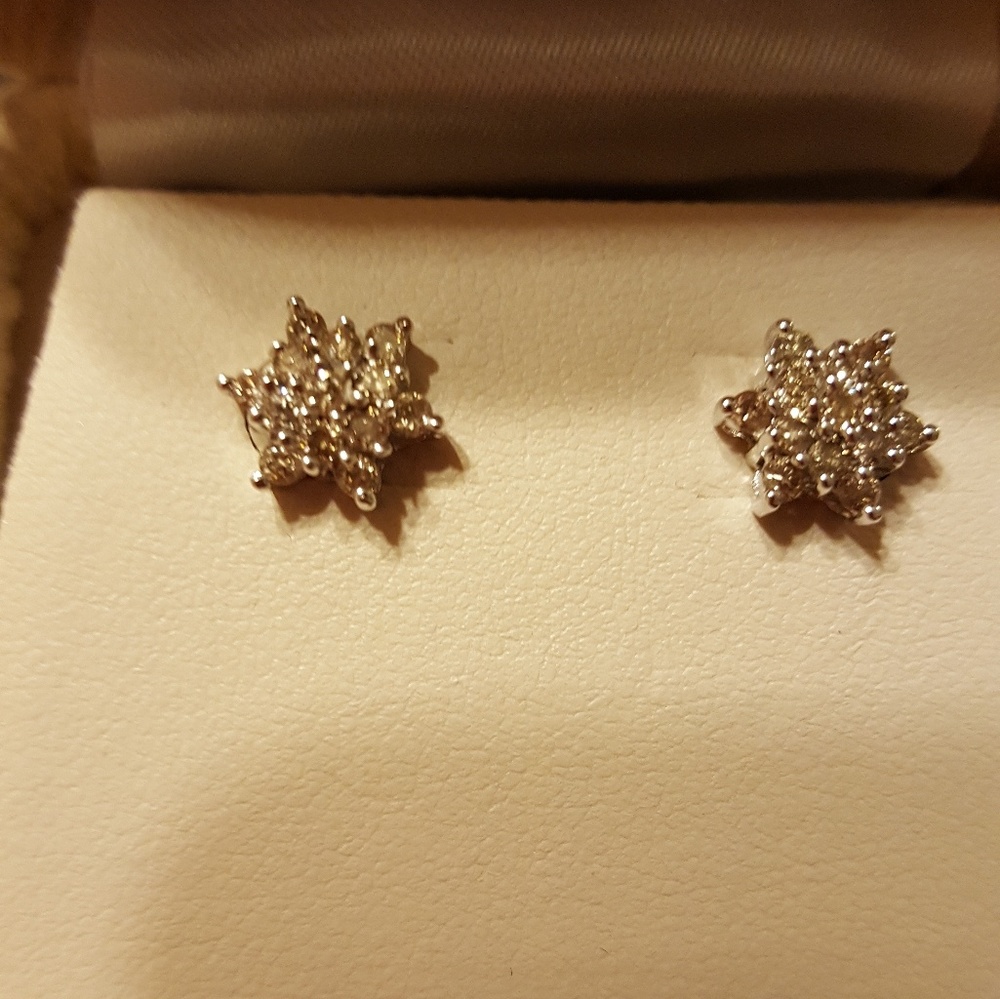 Champagne color diamonds, 14kt yellow gold